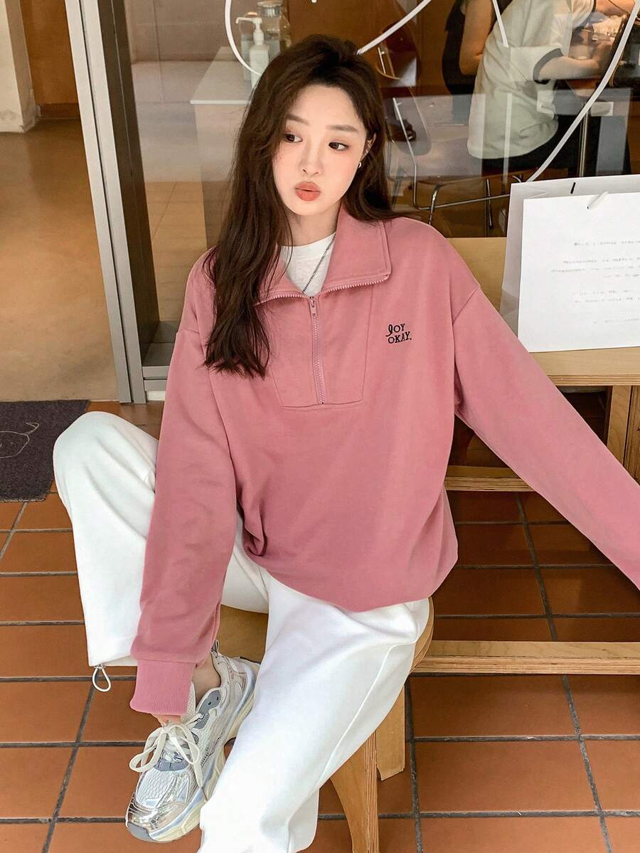 DAZY Đồ họa Chữ cái Một nửa khóa kéo Thả vai Áo chui đầu Oversized - Hồng - Xem 1