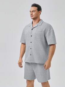 Manfinity VCAY Loose Plus Size Men Solid Pocket Front T-Shirt And Shorts Set