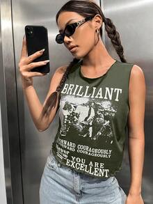 SHEIN EZwear Top tank con estampado de figura y slogan - Verde militar - Ver 3