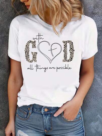 SHEIN LUNE Camiseta con gráfico de corazón y eslogan "Con Dios todo es posible" para mujeres
