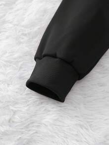 SHEIN EZwear 大碼聖誕圖案加絨內裏運動衫 - 黑色 - 查看 4