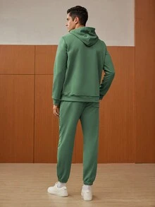GENTILAND Men Letter Graphic Hoodie & Sweatpants - Green - View 2