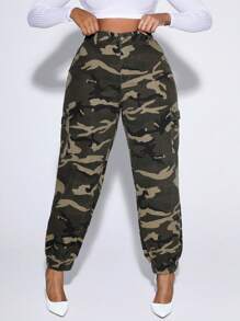 SHEIN EZwear Talla grande Jeans cargo con estampado de camuflaje con bolsillo con solapa