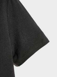 Manfinity EMRG 男士寬鬆款卡通及標語圖案下垂肩T卹，夏季 - 黑色 - 查看 2