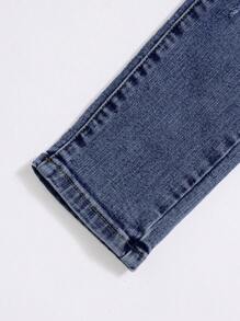 SHEIN Young Boy Ripped Frayed Bleach Wash Jeans