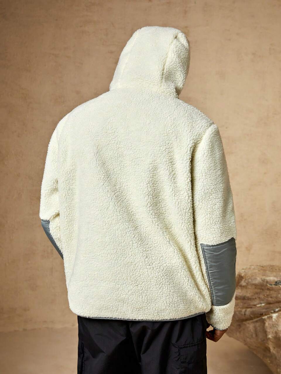 Men Contrast Tape Hooded Teddy Sweatshirt