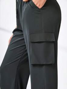 Easithlete 側翻蓋口袋腰部抽繩工裝運動褲 - 深灰色 - 查看 6