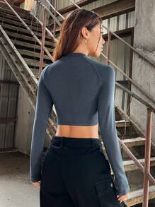 SHEIN EZwear 字母補丁細節插肩袖短款T恤 - 深灰色 - 查看 2