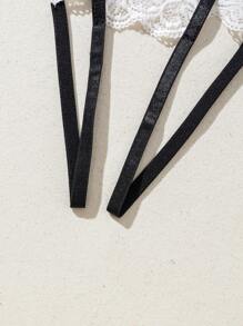 花卉蕾絲鋼圈吊帶襪內衣套裝 - 白色 - 查看 4