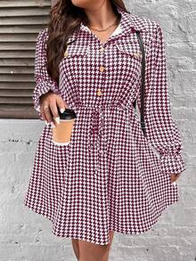 SHEIN Frenchy 大碼千鳥格印花荷葉袖前打結襯衫洋裝 - 酒紅色 - 查看 3