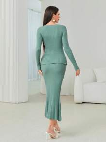 Modelyn Crossover Sweater & Mermaid Hem Knit Skirt - Green - View 2