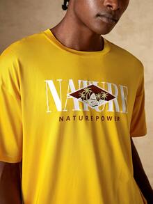 In My Nature 男士字母圖案落肩袖戶外T恤 - 黃色 - 查看 6