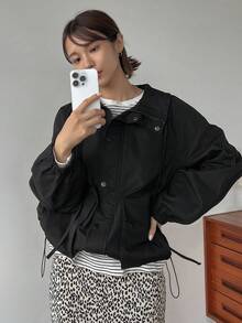 FRIFUL 插肩袖抽繩下擺抽繩下擺拉鍊按扣連帽夾克 - 黑色 - 查看 7