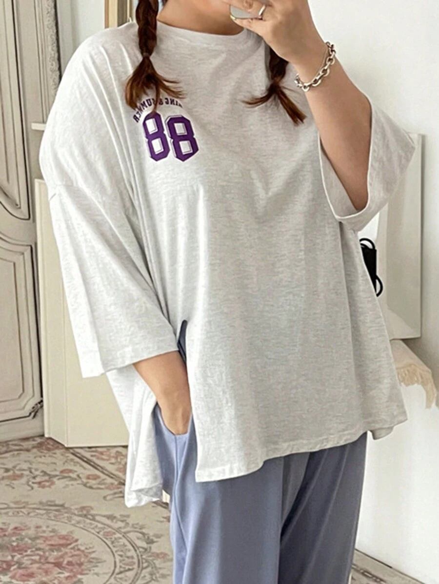 Dazy Plus Letter Print T-Shirt - Light Grey - View 1
