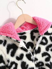 SHEIN 女小童豹紋圖案字母補丁細節連帽絨毛外套無毛衣 - 彩色 - 查看 4