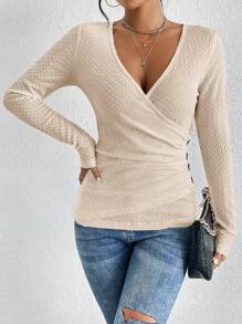 SHEIN Frenchy 素色紐扣細節褶邊圍裹T恤 - 卡其色 - 查看 5