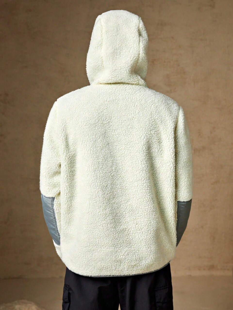 Men Contrast Tape Hooded Teddy Sweatshirt