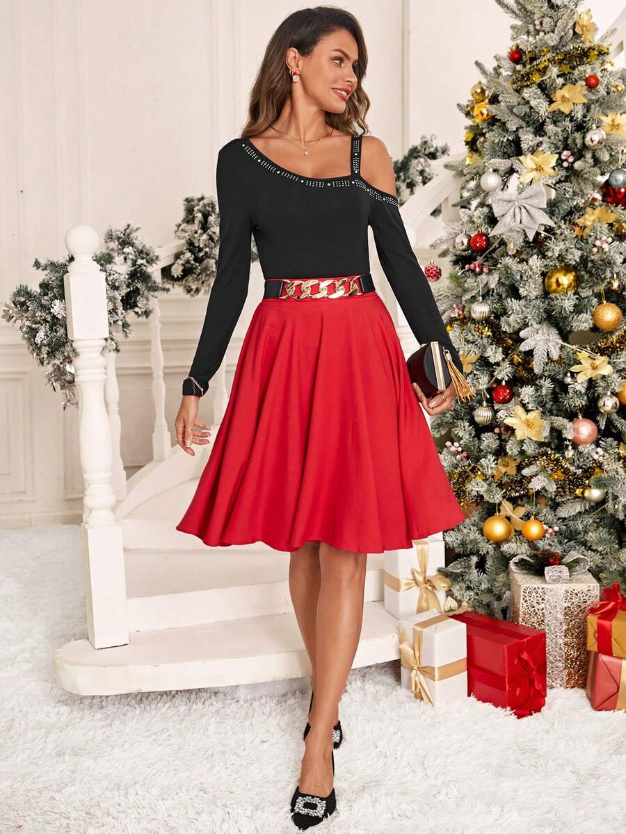 SHEIN Clasi Cổ không đối xứng Rhinestone Chi tiết Áo thun - màu đen - Xem 1