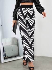 SHEIN Privé Chevron Print Flare Leg Pants - Black and White - View 5