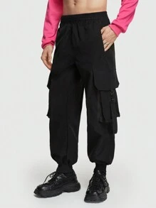 ROMWE MEN Street Life 男士翻蓋口袋帶扣細節工裝褲 - 黑色 - 查看 1