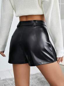 SHEIN PETITE Pu皮革黑色短褲 - 黑色 - 查看 2