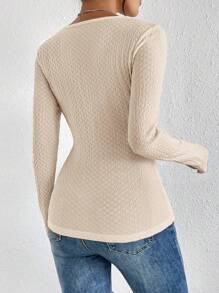 SHEIN Frenchy 素色紐扣細節褶邊圍裹T恤 - 卡其色 - 查看 2