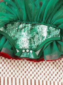 SHEIN 女嬰條紋圖案和聖誕圖案插肩袖洋裝和帽