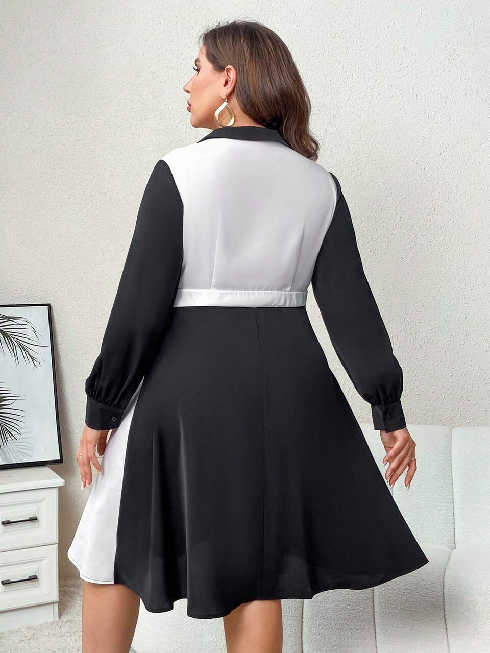 Plus Two Tone Surplice Neck Lantern Sleeve Dress