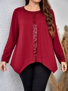 EMERY ROSE Hơn Ren tương phản Viền không đối xứng Áo thun - Màu Đỏ Sâu - Xem 1