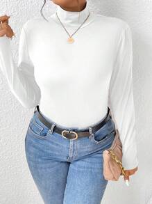 SHEIN CURVE+ Camiseta de punto de cuello alto ajustada de talla grande de color liso acanalado