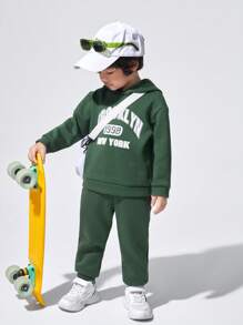 SHEIN Chàng trai trẻ Đồ họa Chữ cái Áo Hoodie & Quần thể thao - màu xanh lá - Xem 3