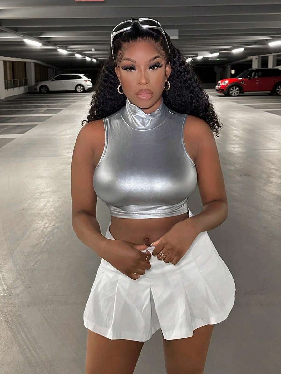 Slaydiva Mock Neck Crop Tank Top - Silver - View 1