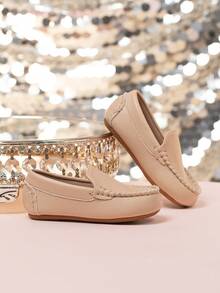 男孩簡約風&時尚樂福鞋,女孩舒服的步行鞋