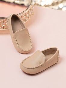 男孩簡約風&時尚樂福鞋,女孩舒服的步行鞋