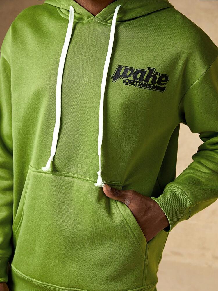 Men Letter Graphic Kangaroo Pocket Drawstring Sweatshirt Men Sweatshirt