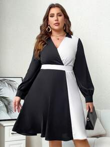 SHEIN Clasi Talla grande Vestido de dos tonos de cuello cruzado de manga farol