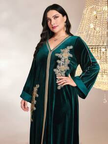 Al Najma Plus Floral Appliques Contrast Trimmed Velvet Dress - Dark Green - View 4