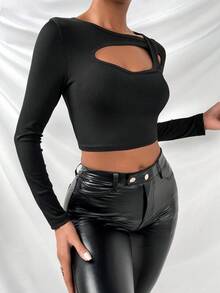 Cut Out Front Crop Top - Black - View 6