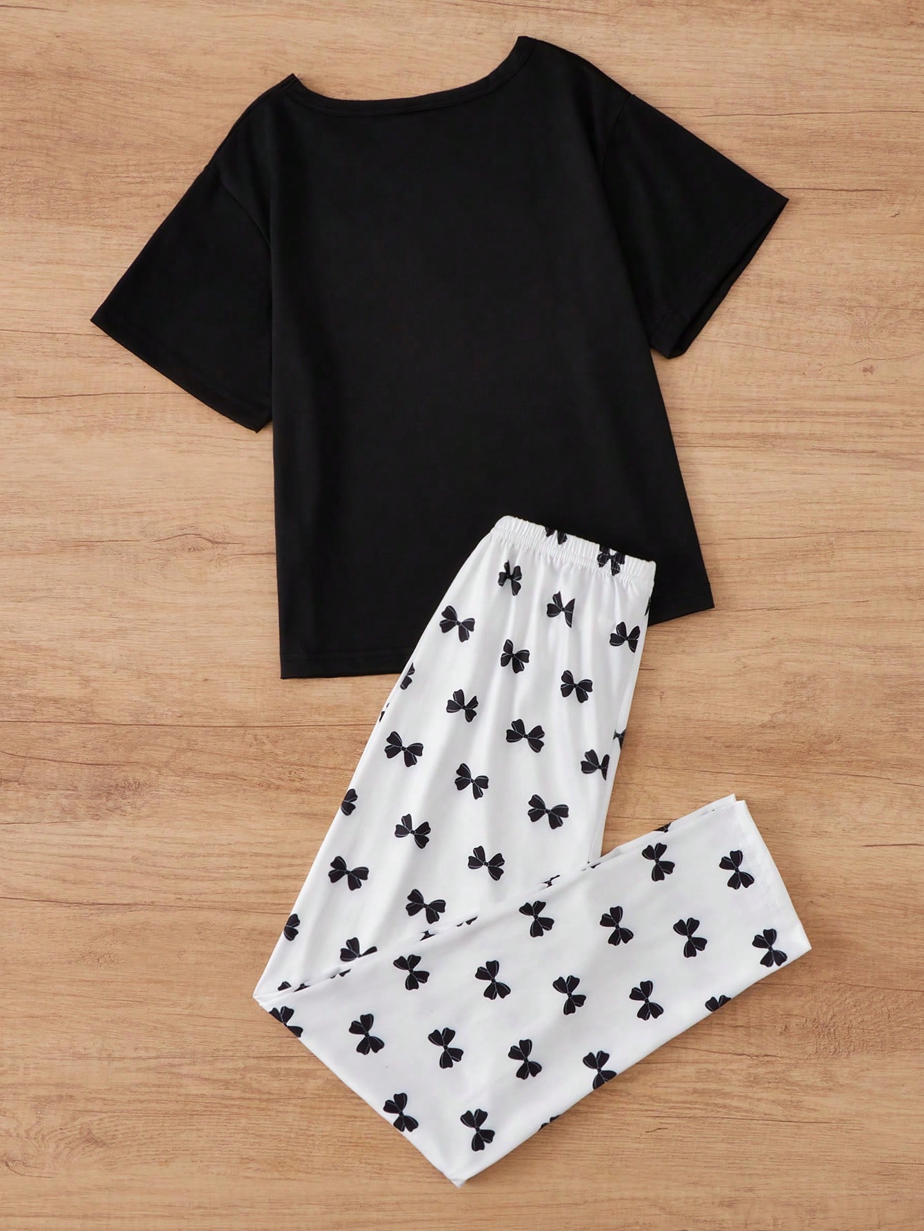 بيجاما بطبعة فراشة لفتيات المراهقات مع تفاصيل عقدة...