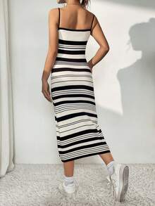 SHEIN EZwear 條紋圖案吊帶毛衣洋裝 - 黑與白 - 查看 2