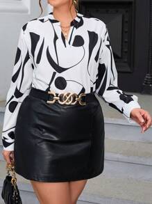 SHEIN Privé Plus Graphic Print Notched Neckline Blouse