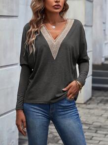 SHEIN LUNE 对比色凸纹蕾丝蝙蝠袖 T 恤图案 T 恤女式上衣 - 深灰色 - 查看 4