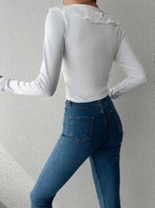 RueChic Blusa unicolor ribete con fruncido de cuello V