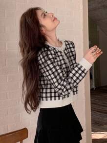 DAZY 格紋前排扣短款開衫 - 黑色 - 查看 2