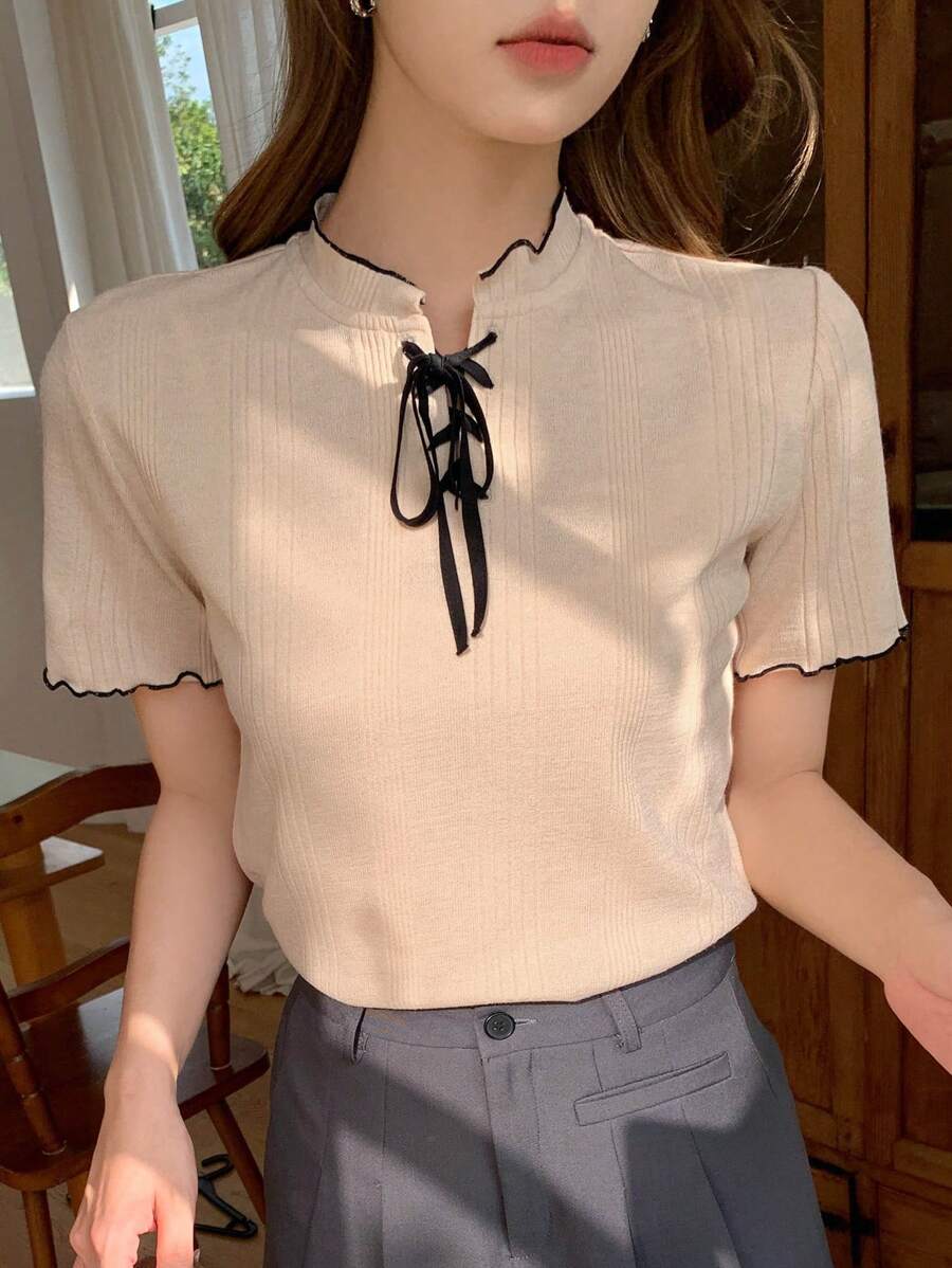 DAZY Camiseta unida en contraste ribete en forma de lechuga con cordón delantero - Beis - Ver 1