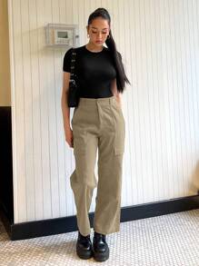 SHEIN EZwear 側翻蓋口袋工裝褲 - 卡其色 - 查看 3