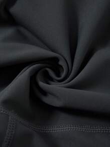 VARSITIE 運動瑜珈基本款胸圍杯& V腰坐墊,配件為背心和長褲套裝 - 深灰色 - 查看 6