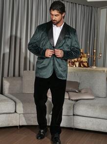 Manfinity AFTRDRK Men Plus Shawl Collar Velvet Blazer