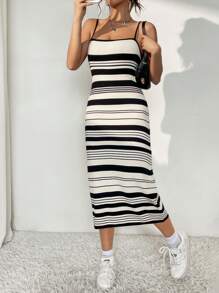 SHEIN EZwear 條紋圖案吊帶毛衣洋裝 - 黑與白 - 查看 1