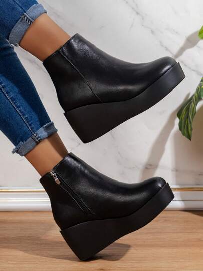 秋冬季欧美极简时尚粗跟踝靴，亮银色靴子，适合搭配毛衣的户外摩托车靴，也适合搭配连帽衫的女士时尚靴子